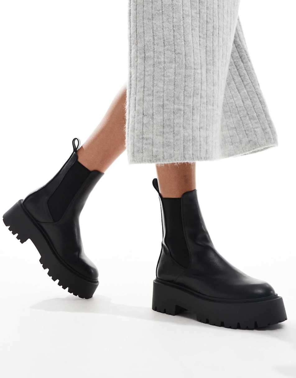 ASOS DESIGN Wide Fit Amy chunky chelsea boots in black