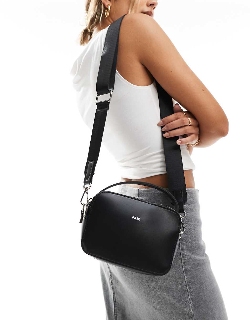 PASQ crossbody camera bag in black