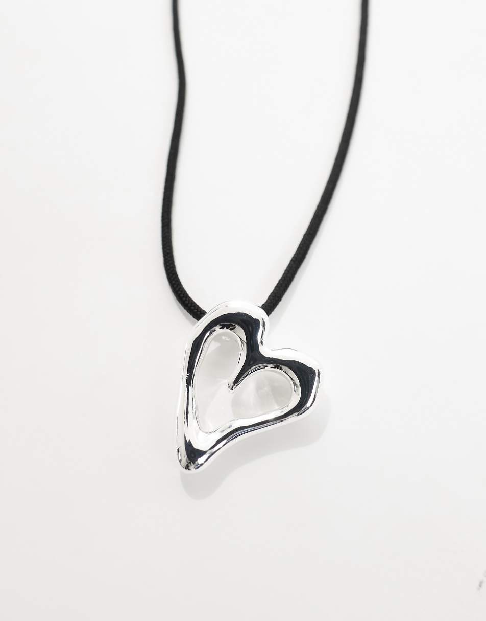 Monki heart pendant necklace in black