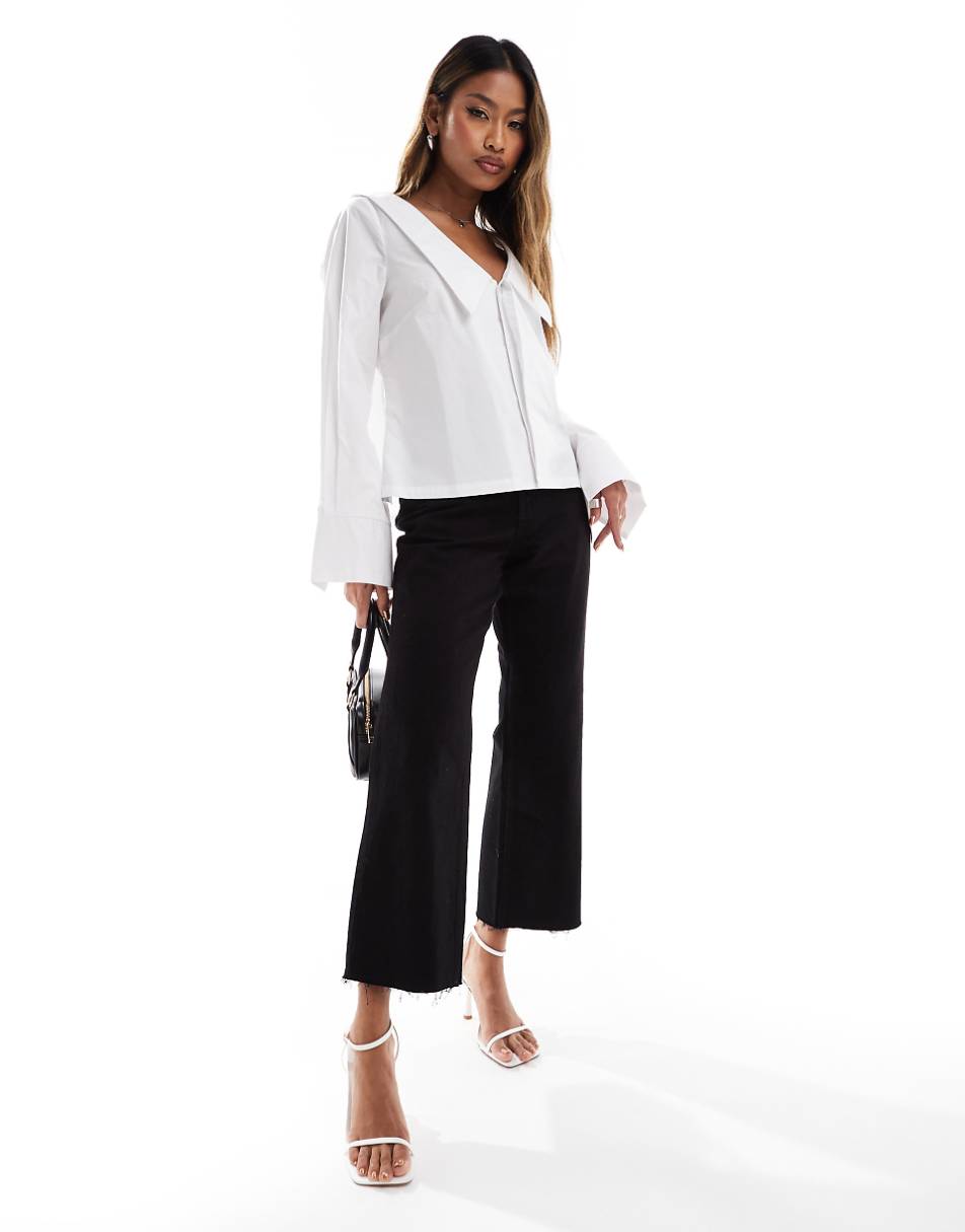 Kaiia oversized collar wide sleeve shirt in white