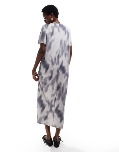 Monki maxi T-shirt dress in gray tie dye