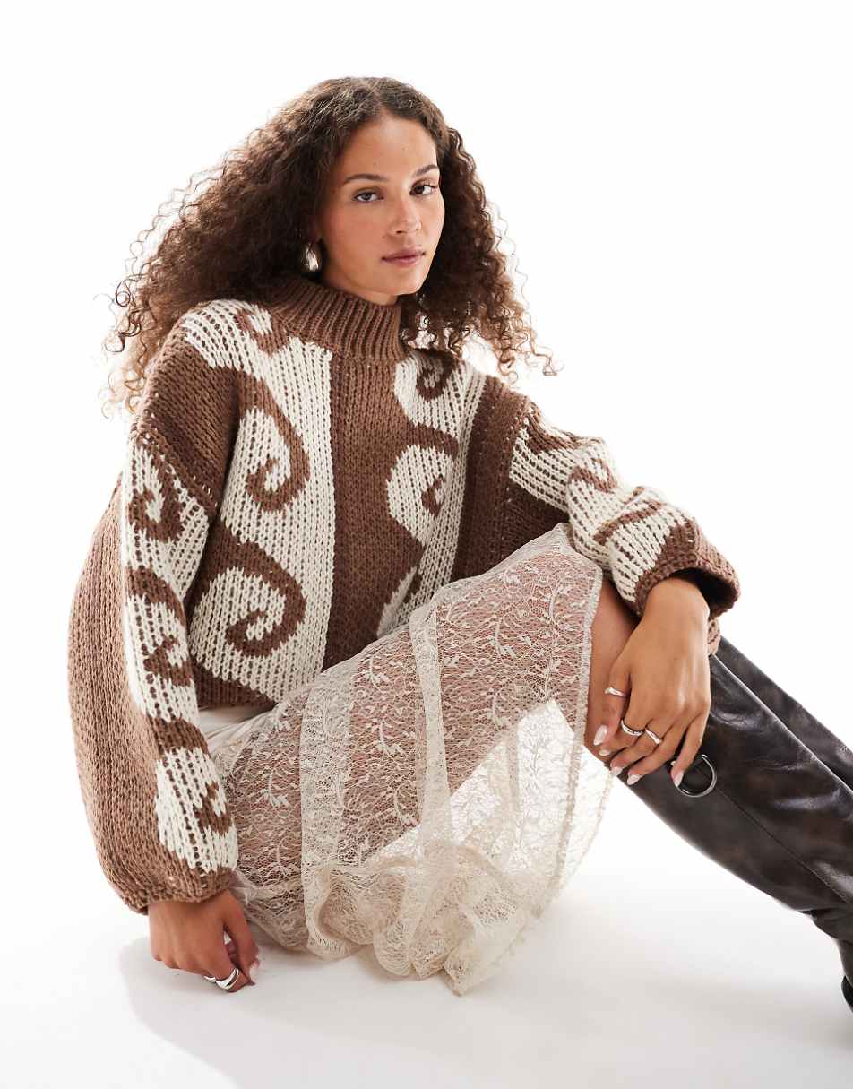 VRG GRL arizona wave intarsia cropped knit sweater in beige