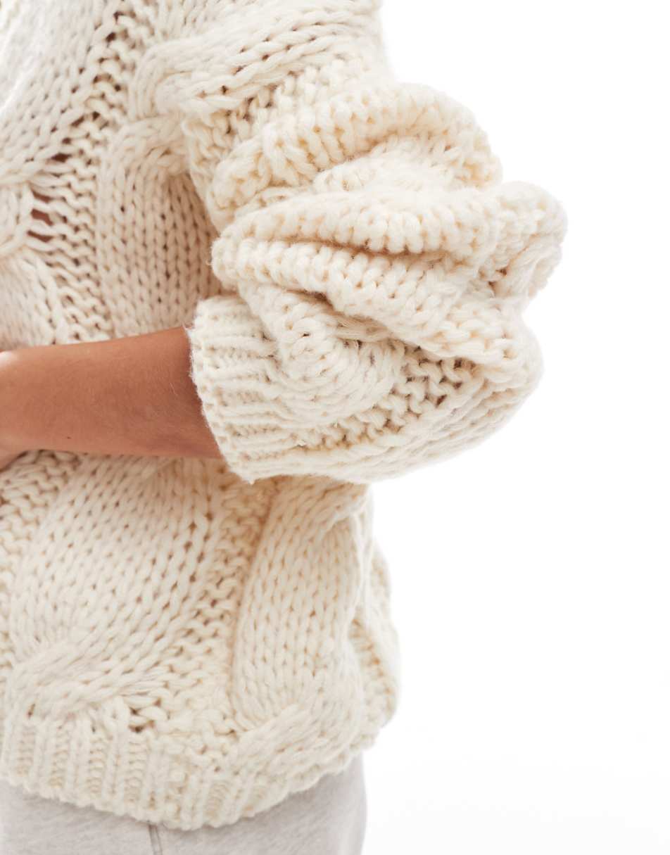 4th & Reckless cable knit V-neck sweater in cream