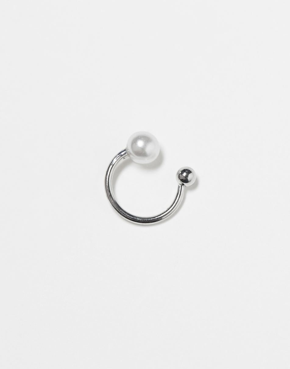 Faded Future ear cuff with pearl in silver