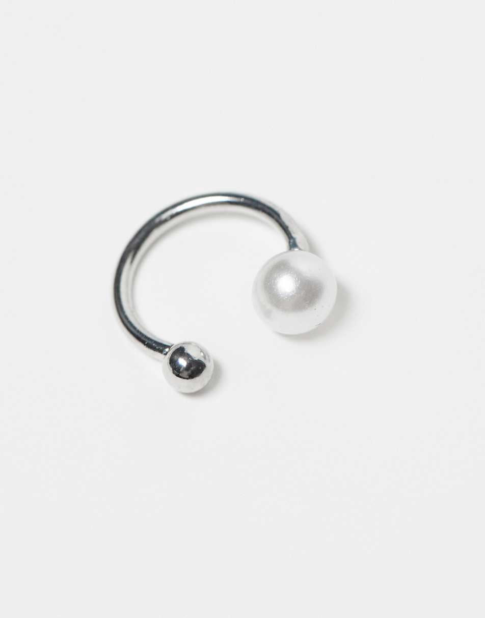 Faded Future ear cuff with pearl in silver