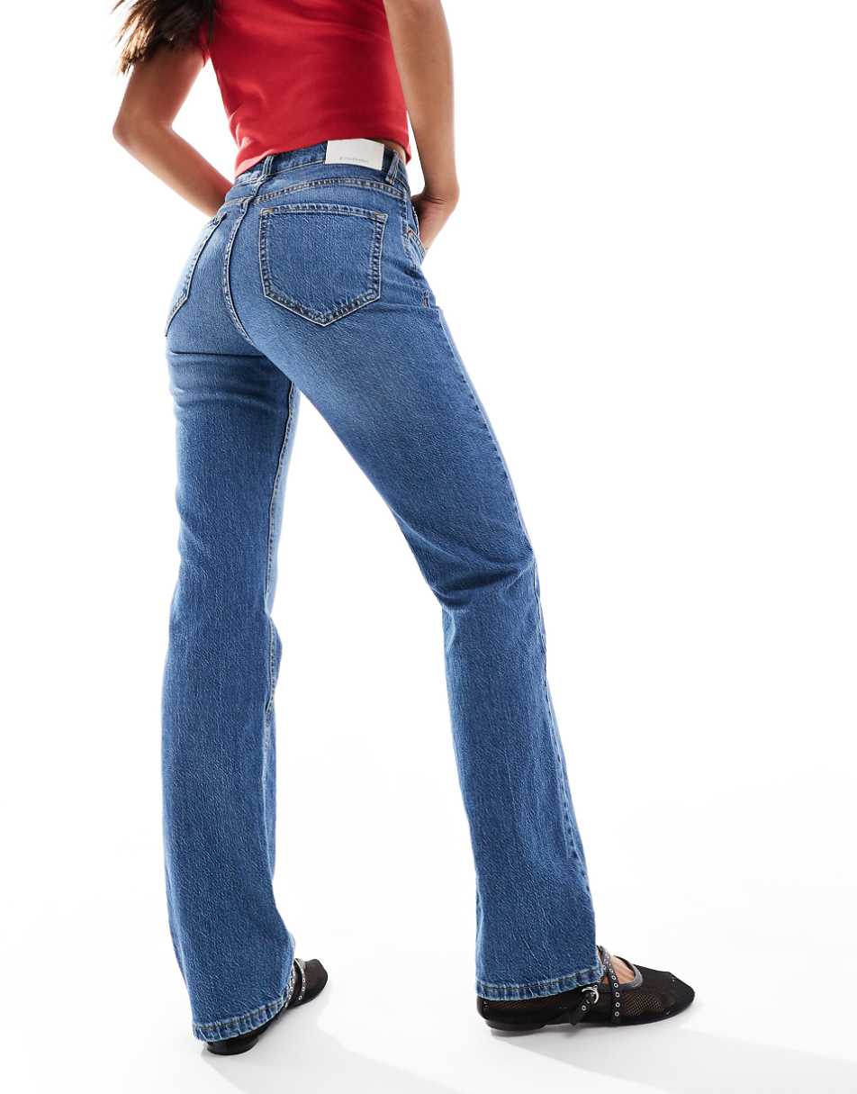 Stradivarius D98 straight leg jeans in medium blue