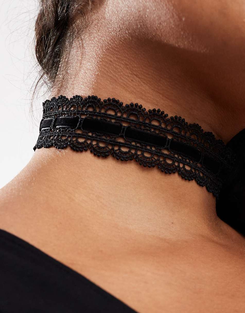 ASOS DESIGN Curve Halloween choker necklace with lace and velvet detail in black