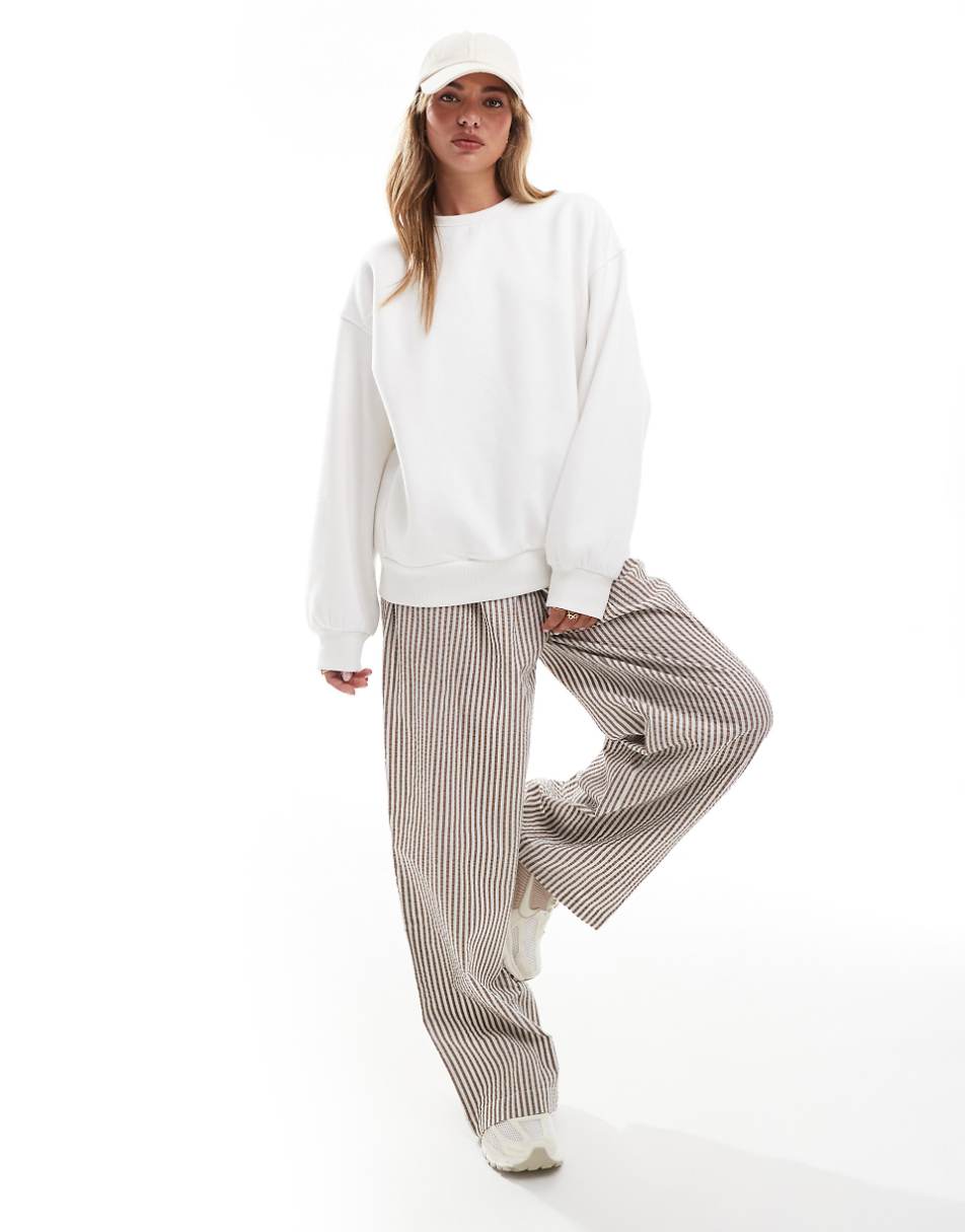 Bershka oversized sweatshirt in white