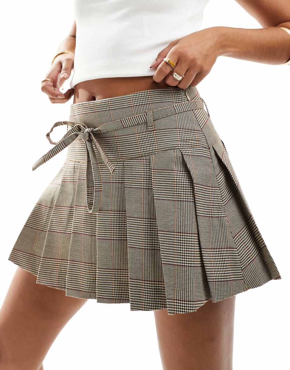 Stradivarius pleated mini skort with tie detail in brown check