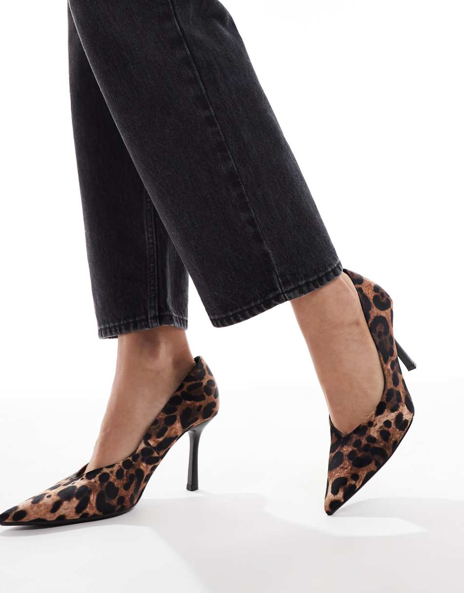 Stradivarius Wide Fit heeled court shoe in leopard print