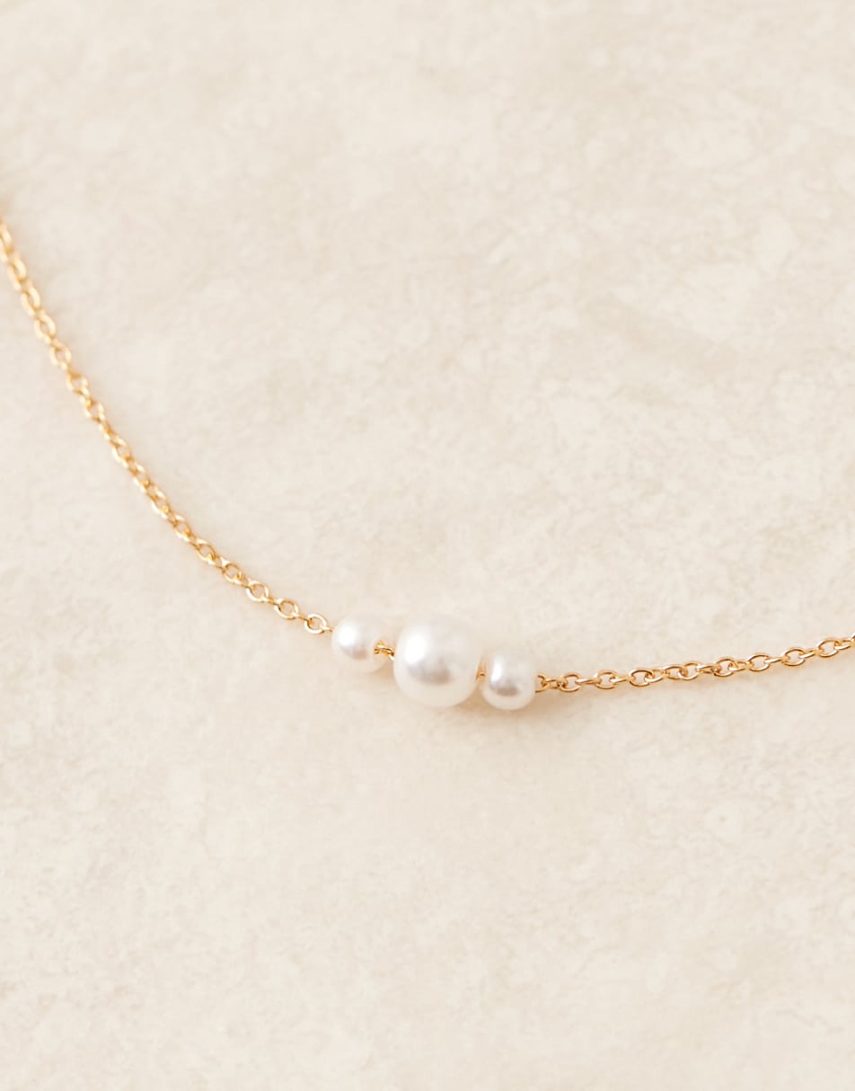 ASOS DESIGN stainless steel short necklace with faux pearl detail in gold tone